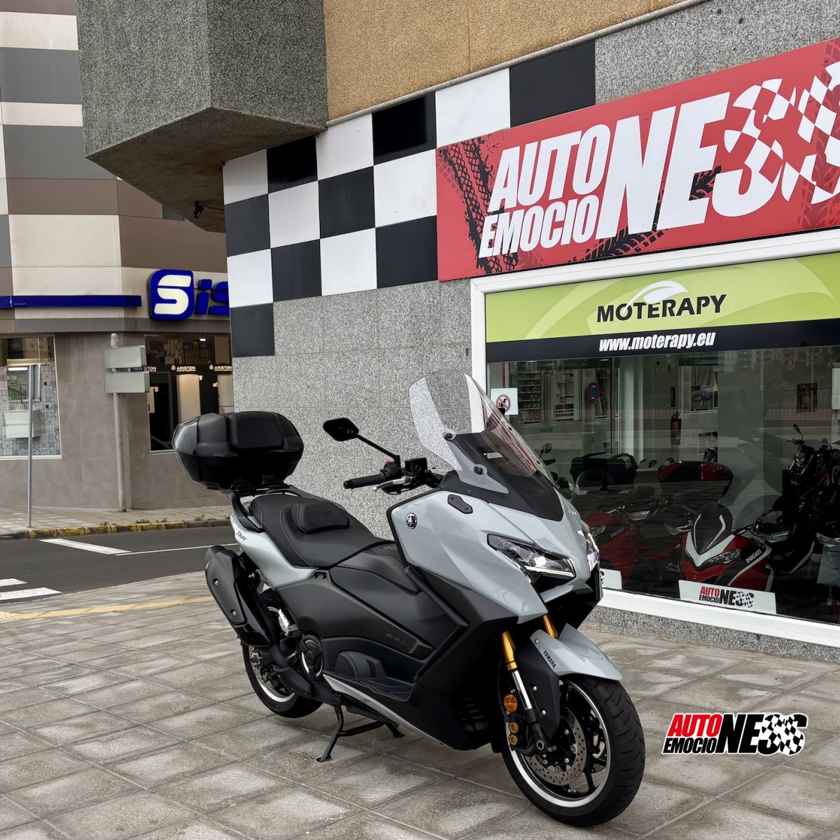 YAMAHA , T-MAX TECH MAX 560