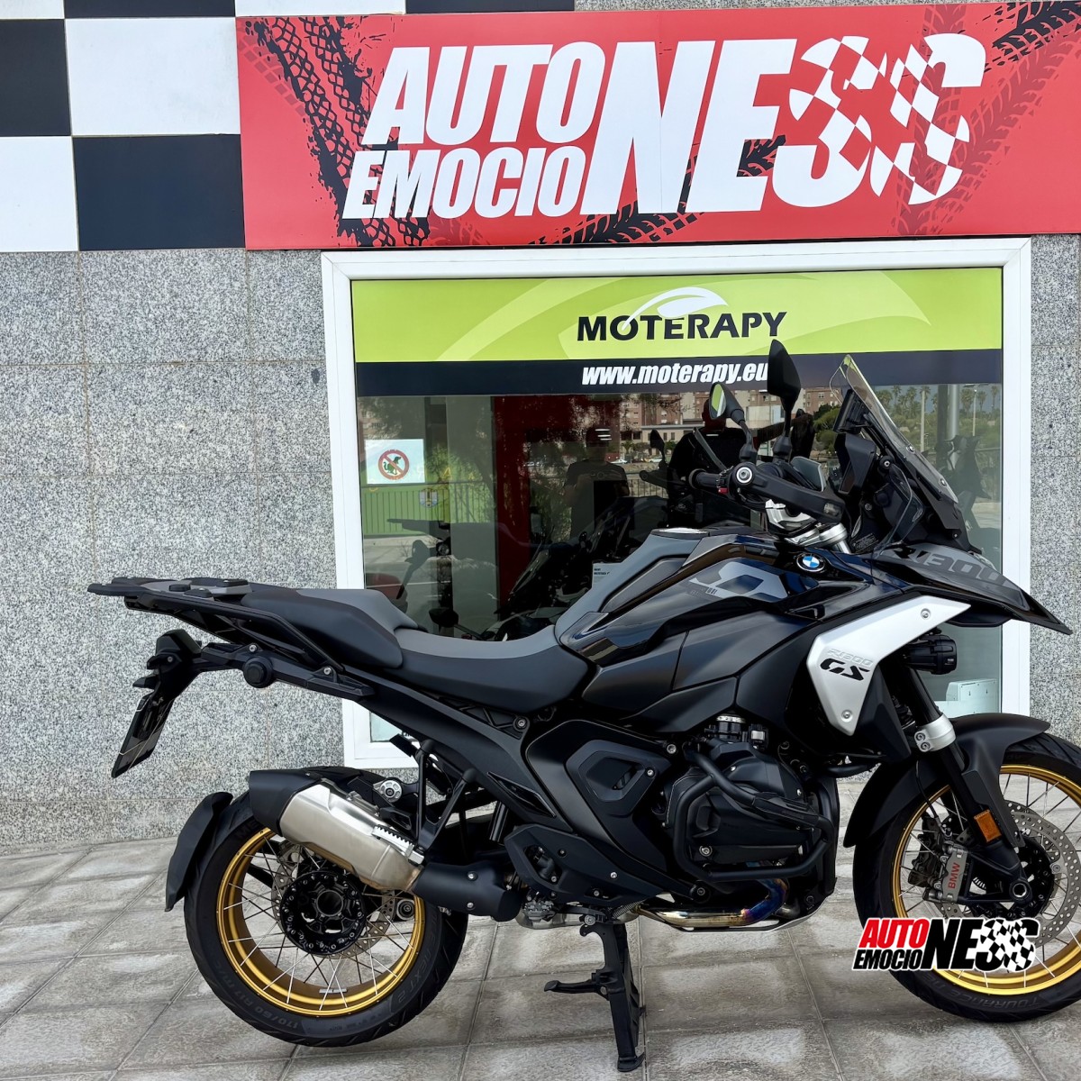 BMW , R 1300 GS TRIPLE BLACK ADAPTATIVA