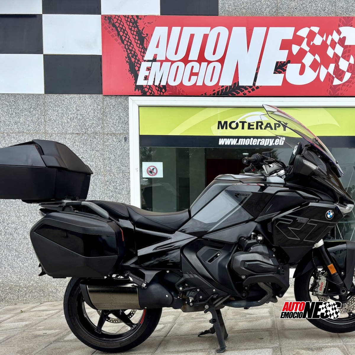 BMW , R 1300 RT TRIPLE BLACK 
